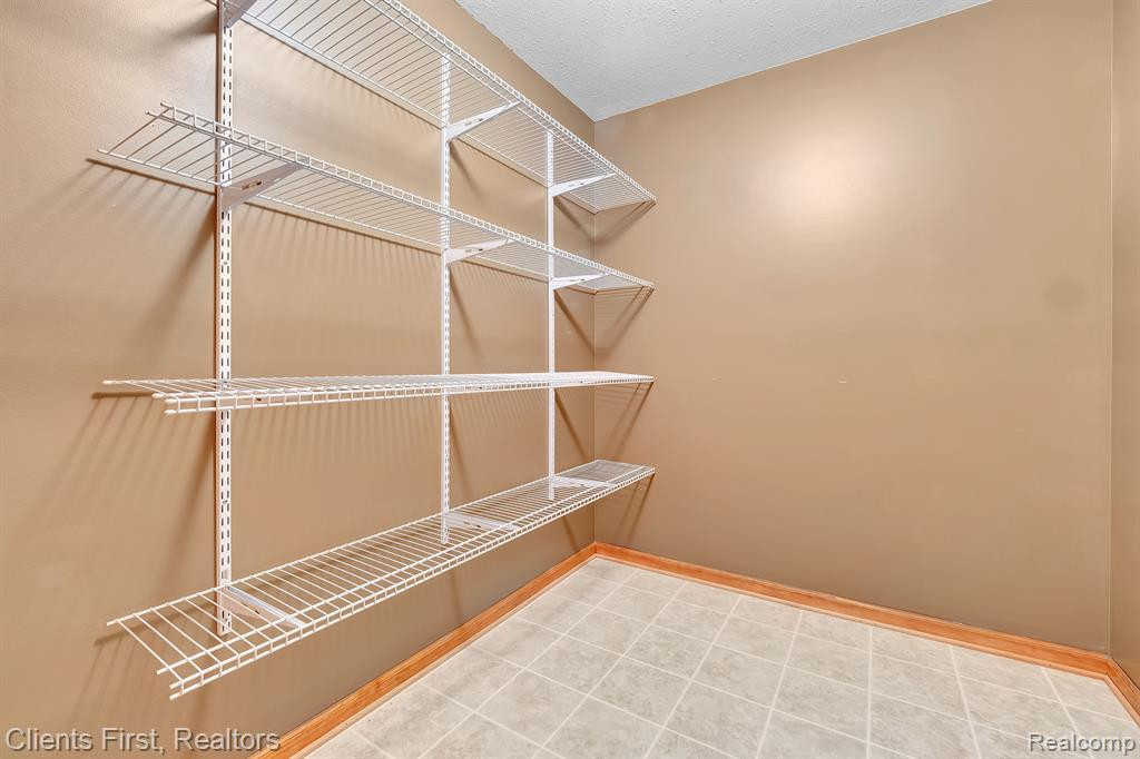 402 MARIGOLD Circle, 88, Westland, MI — Photo 24