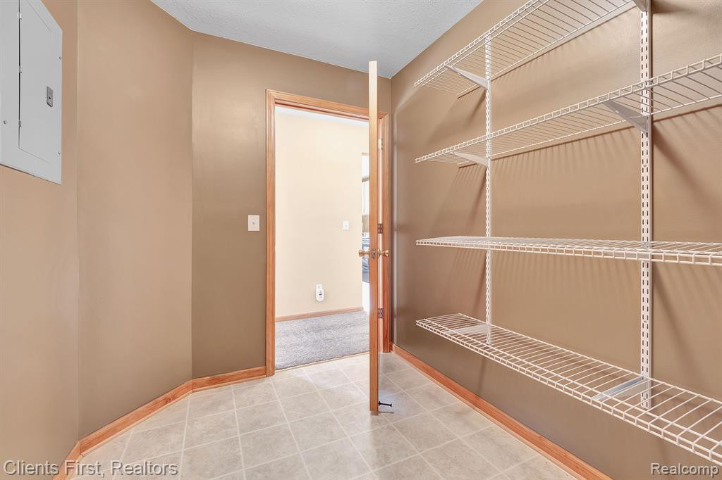 402 MARIGOLD Circle, 88, Westland, MI — Photo 25