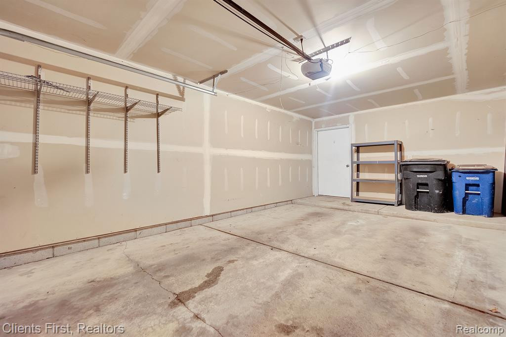 402 MARIGOLD Circle, 88, Westland, MI — Photo 31