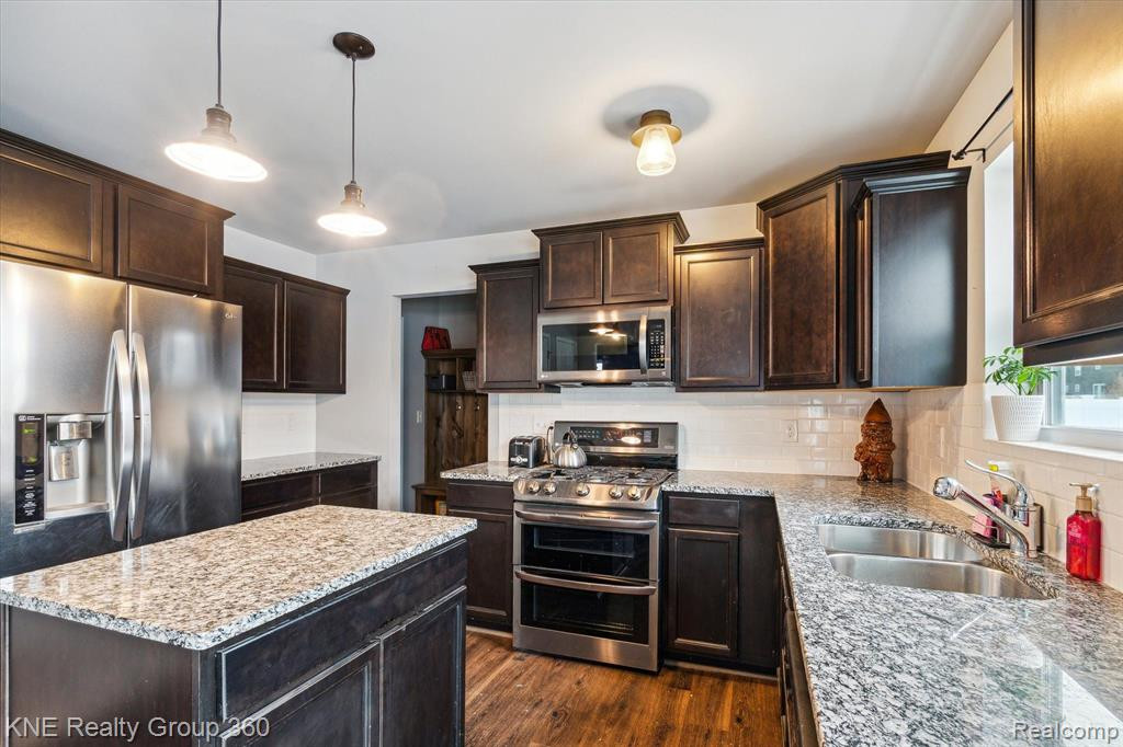 3008 IVY WOOD Circle, Howell, MI 48855 — Photo 9