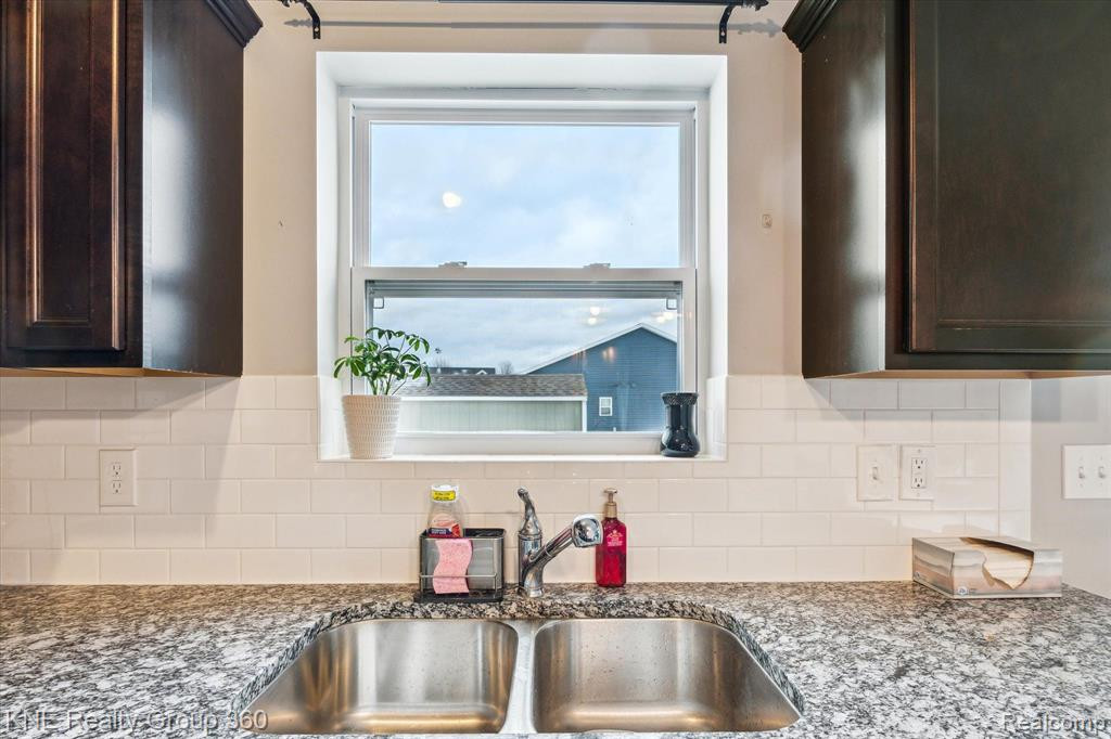 3008 IVY WOOD Circle, Howell, MI 48855 — Photo 12
