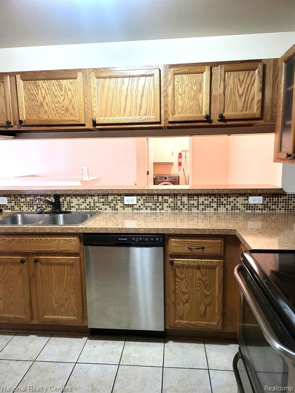 3401 SKYLINE Drive, Melvindale, MI — Photo 10