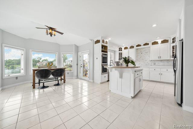 550 BAY POINTE Drive, Oxford, MI 48371 — Photo 14