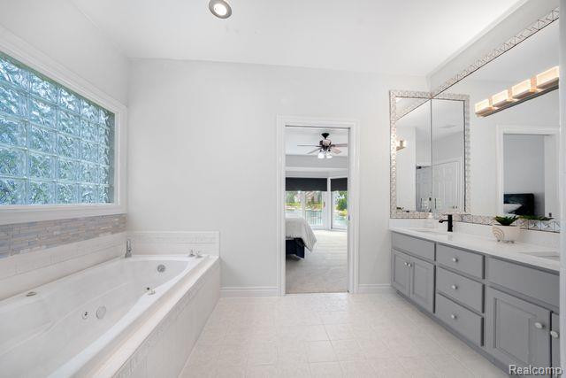 550 BAY POINTE Drive, Oxford, MI 48371 — Photo 25