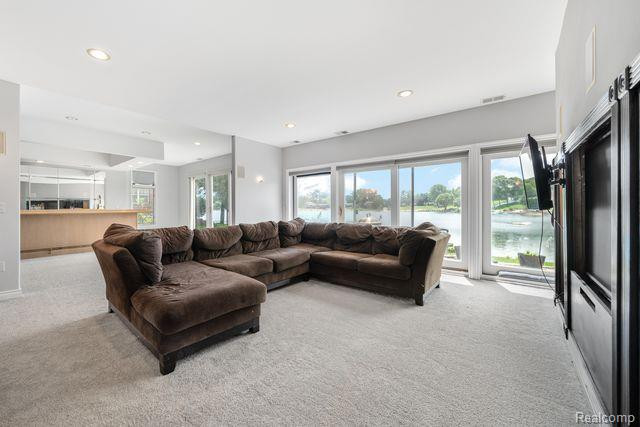 550 BAY POINTE Drive, Oxford, MI 48371 — Photo 33