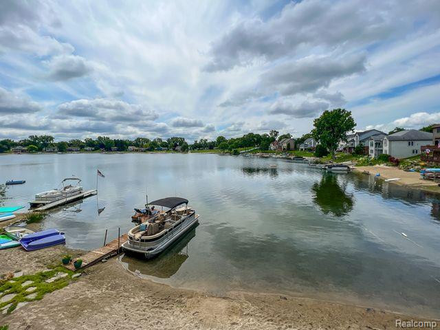 550 BAY POINTE Drive, Oxford, MI 48371 — Photo 57