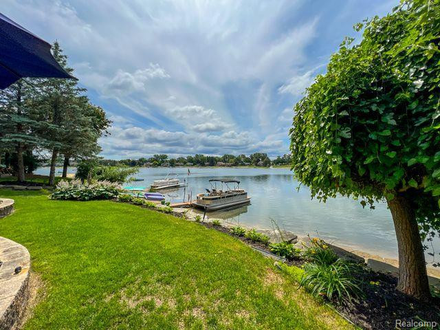 550 BAY POINTE Drive, Oxford, MI 48371 — Photo 65