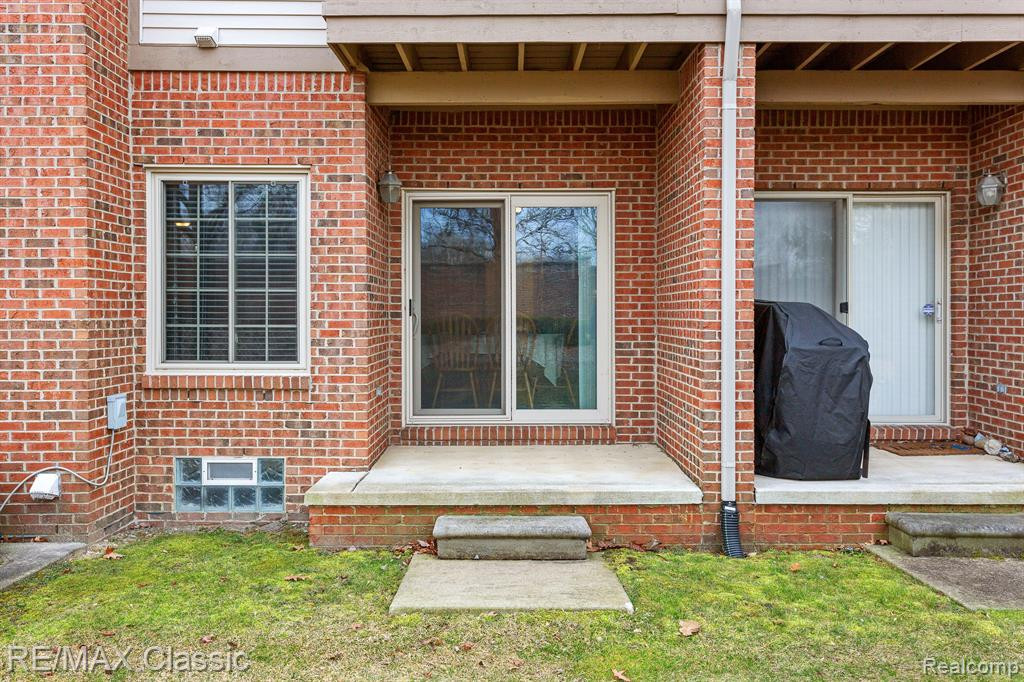 42696 Gateway Drive, Plymouth, MI 48170 — Photo 3