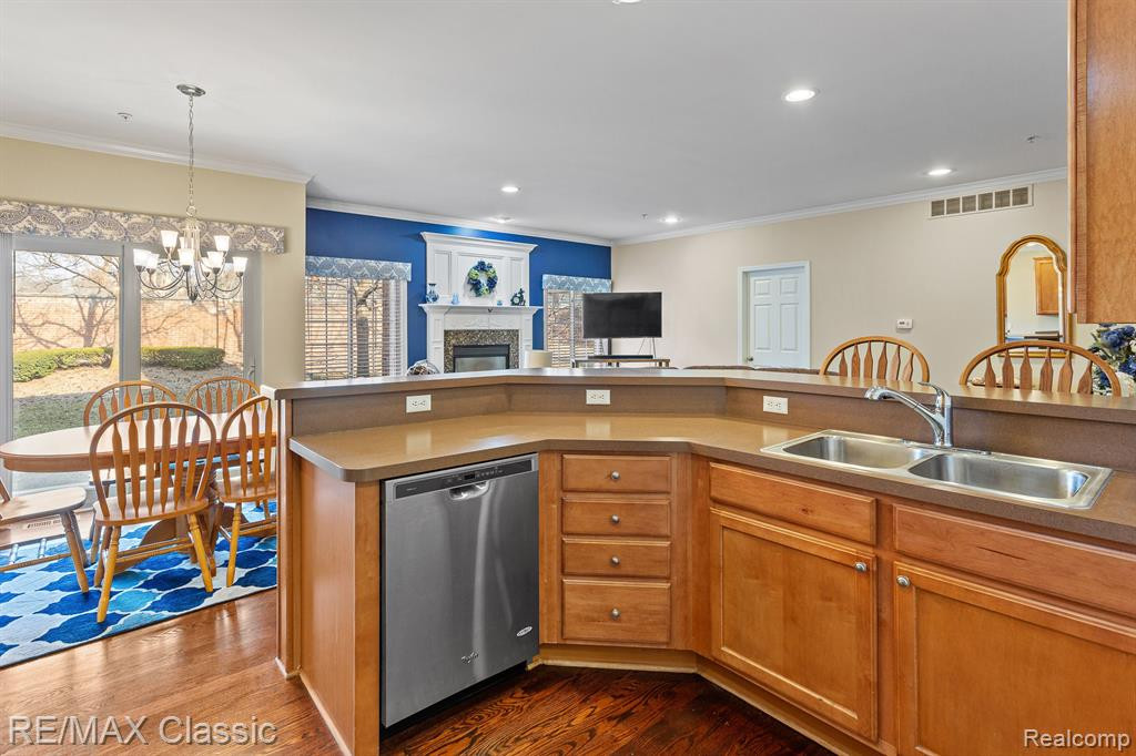 42696 Gateway Drive, Plymouth, MI 48170 — Photo 8