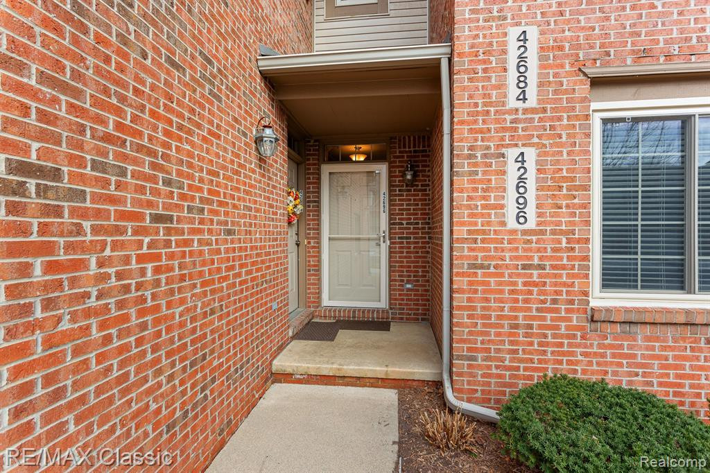 42696 Gateway Drive, Plymouth, MI 48170 — Photo 32