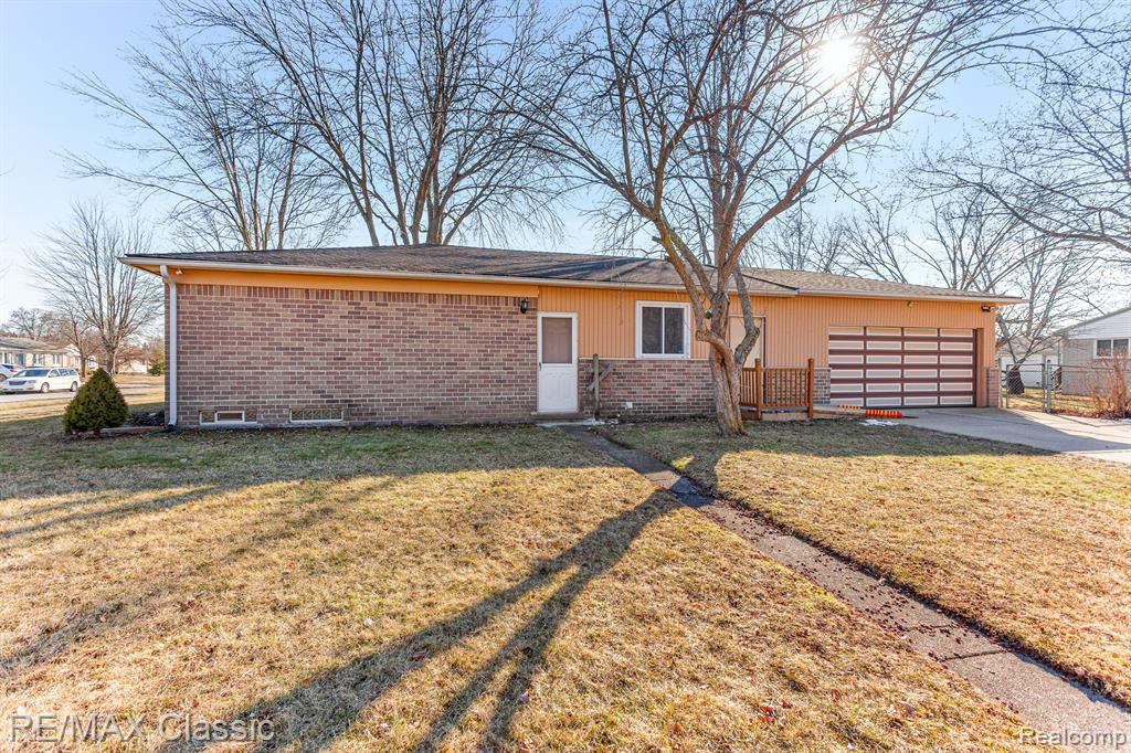 9812 Barkley Street, Belleville, MI 48111 — Photo 3