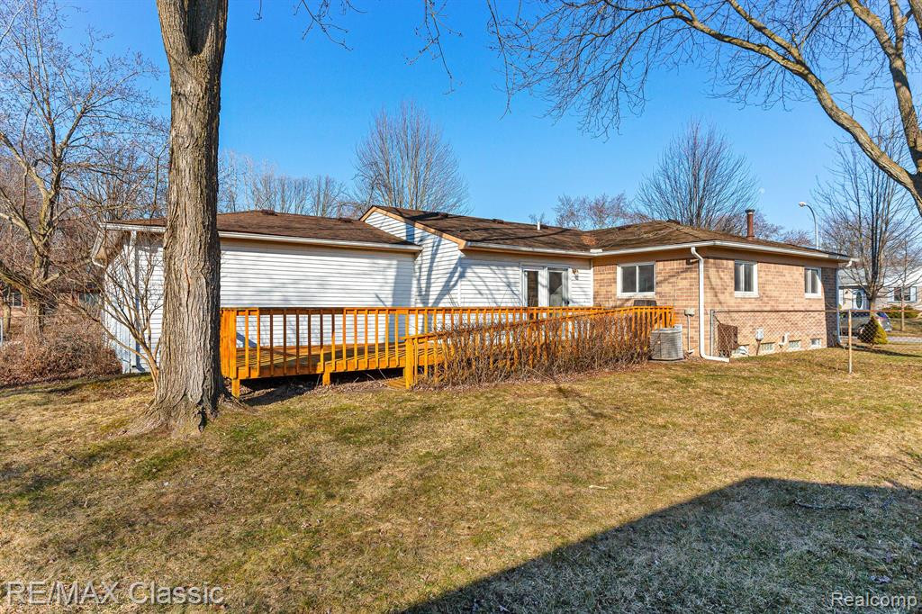 9812 Barkley Street, Belleville, MI 48111 — Photo 4