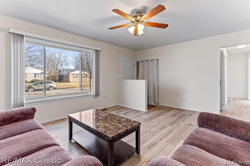 9812 Barkley Street, Belleville, MI 48111 — Photo 7