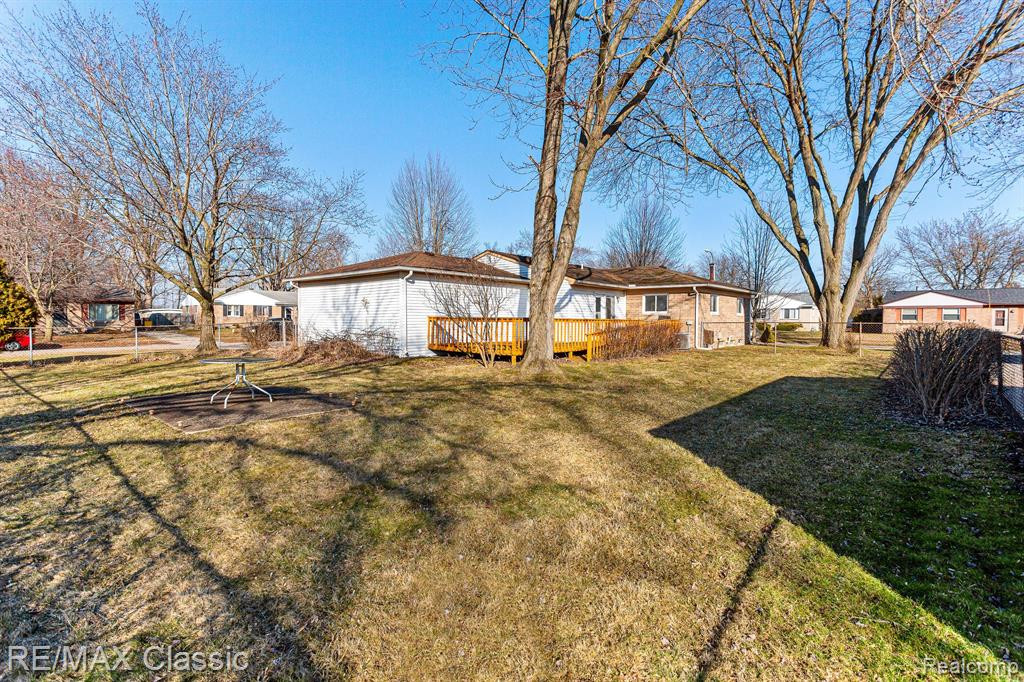 9812 Barkley Street, Belleville, MI 48111 — Photo 31