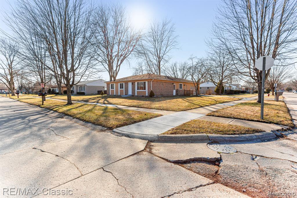 9812 Barkley Street, Belleville, MI 48111 — Photo 40