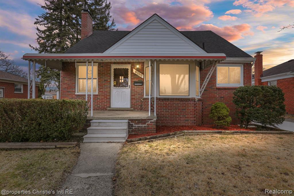 8260 DALE Street, Dearborn Heights, MI 48127 — front exterior