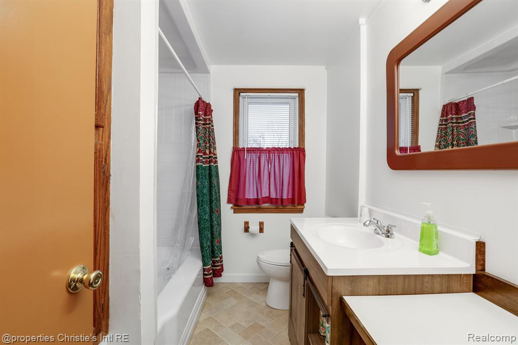 8260 DALE Street, Dearborn Heights, MI 48127 — Photo 16