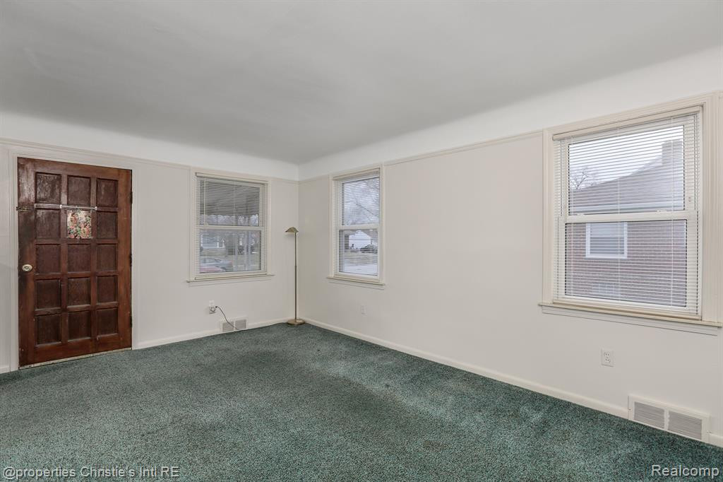 8260 DALE Street, Dearborn Heights, MI 48127 — Photo 20