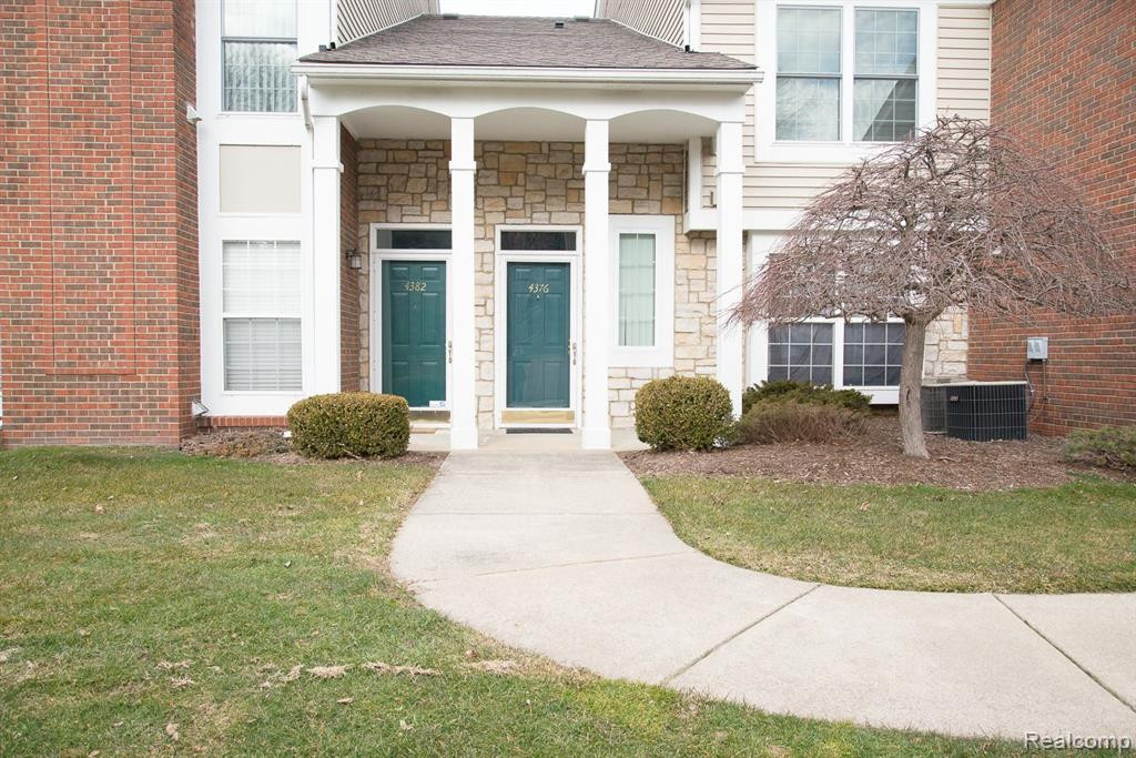 4376 BERKSHIRE Drive, Sterling Heights, MI 48314 — front exterior
