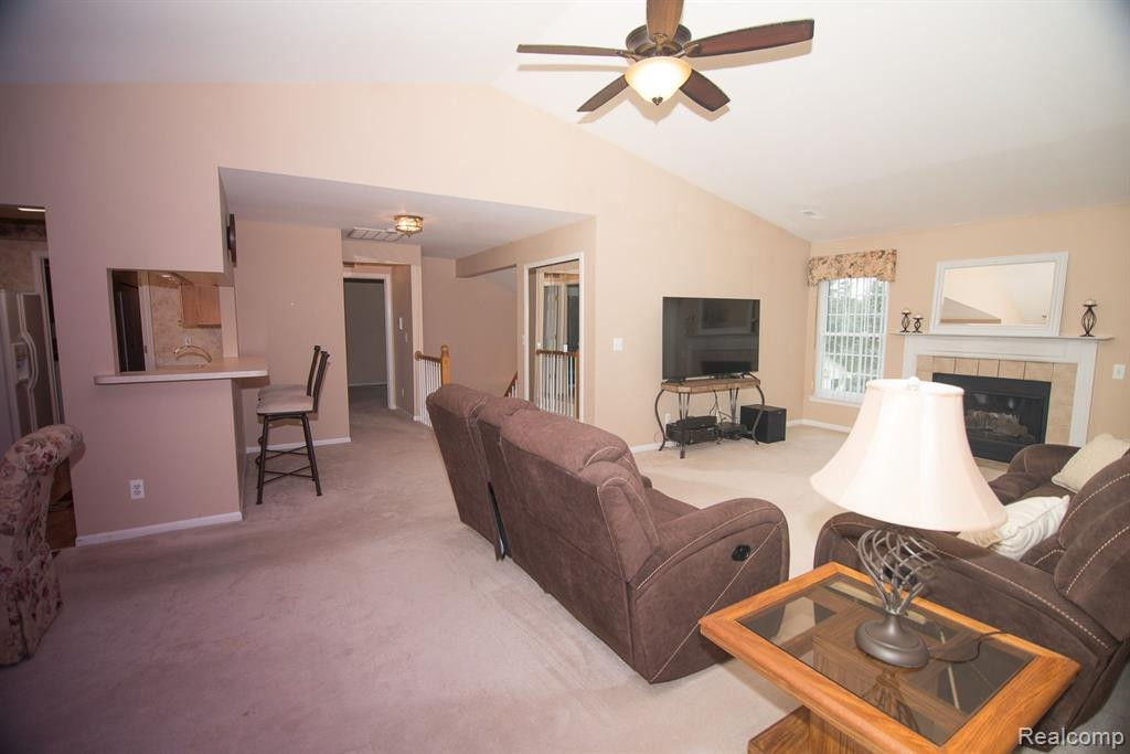 4376 BERKSHIRE Drive, Sterling Heights, MI 48314 — Photo 8