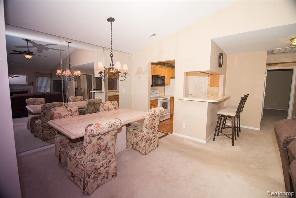 4376 BERKSHIRE Drive, Sterling Heights, MI 48314 — Photo 9