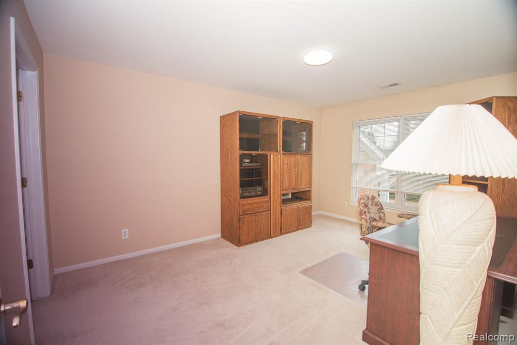 4376 BERKSHIRE Drive, Sterling Heights, MI 48314 — Photo 14