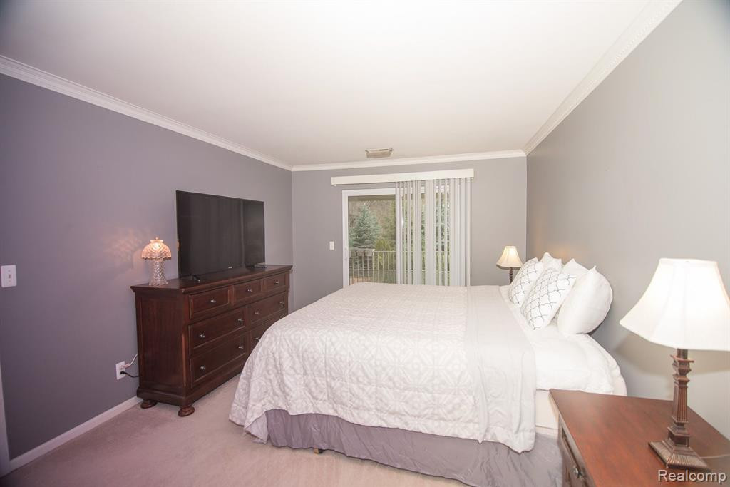 4376 BERKSHIRE Drive, Sterling Heights, MI 48314 — Photo 18