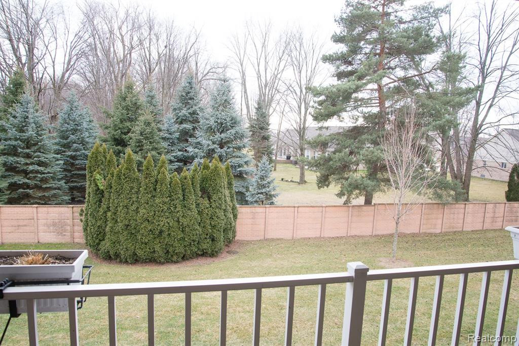 4376 BERKSHIRE Drive, Sterling Heights, MI 48314 — Photo 20