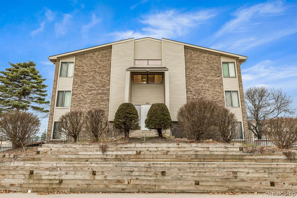 30445 W 14 MILE Road, 50, Farmington Hills, MI 48334 — Photo 2