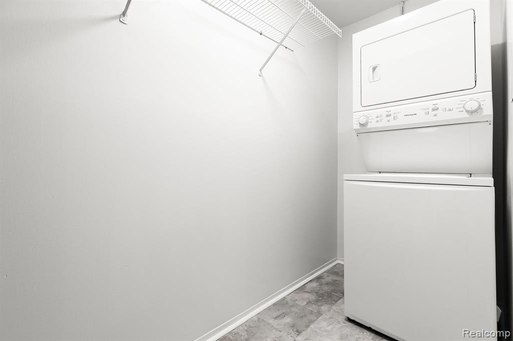 30445 W 14 MILE Road, 50, Farmington Hills, MI 48334 — Photo 9