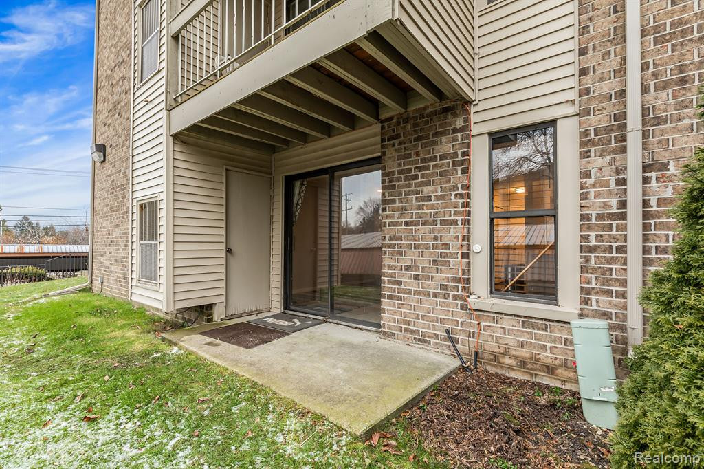 30445 W 14 MILE Road, 50, Farmington Hills, MI 48334 — Photo 10