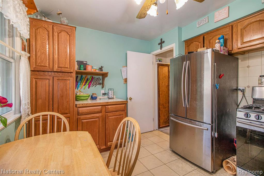 6918 GILMAN Street, Garden City, MI — Photo 8