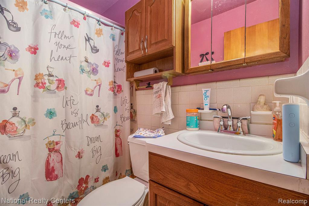 6918 GILMAN Street, Garden City, MI — Photo 12