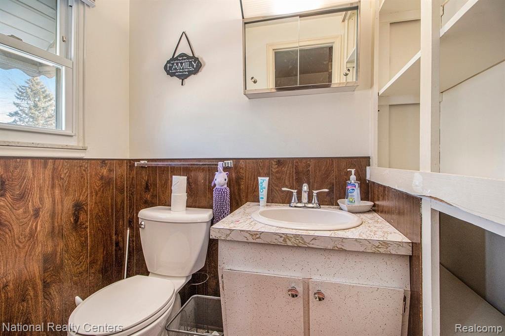 6918 GILMAN Street, Garden City, MI — Photo 15