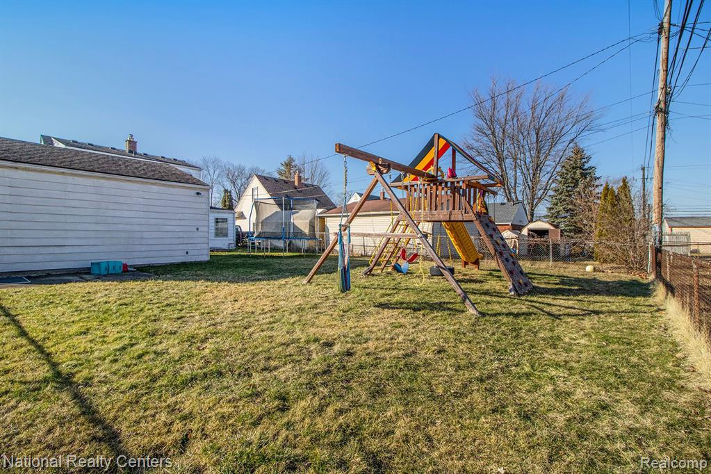 6918 GILMAN Street, Garden City, MI — Photo 25