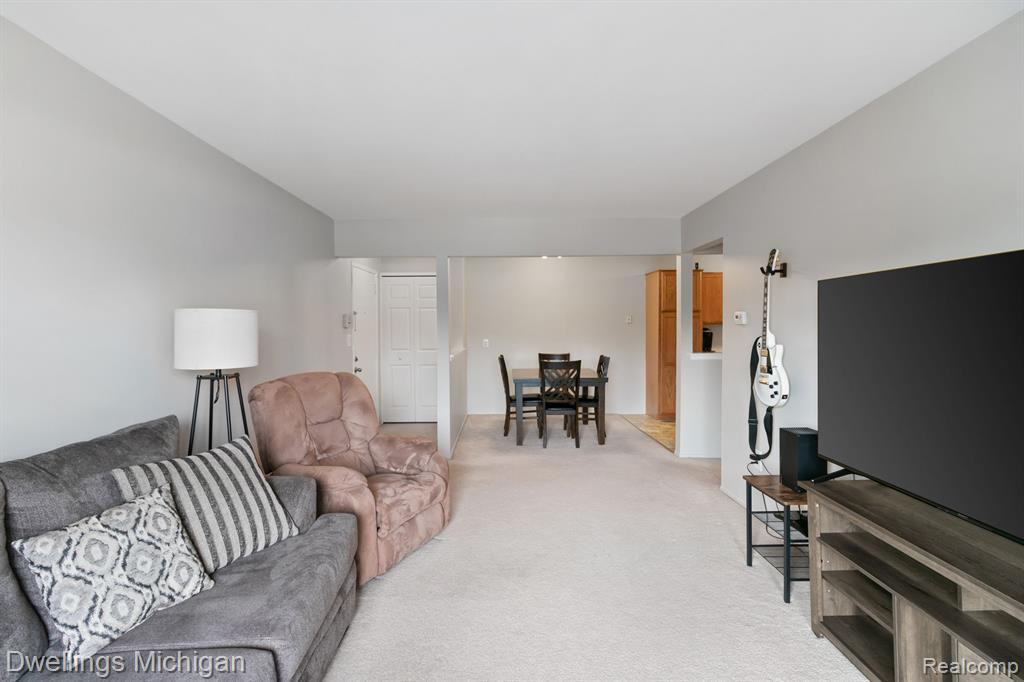 44489 SAVERY Drive, Canton, MI 48187 — Photo 4