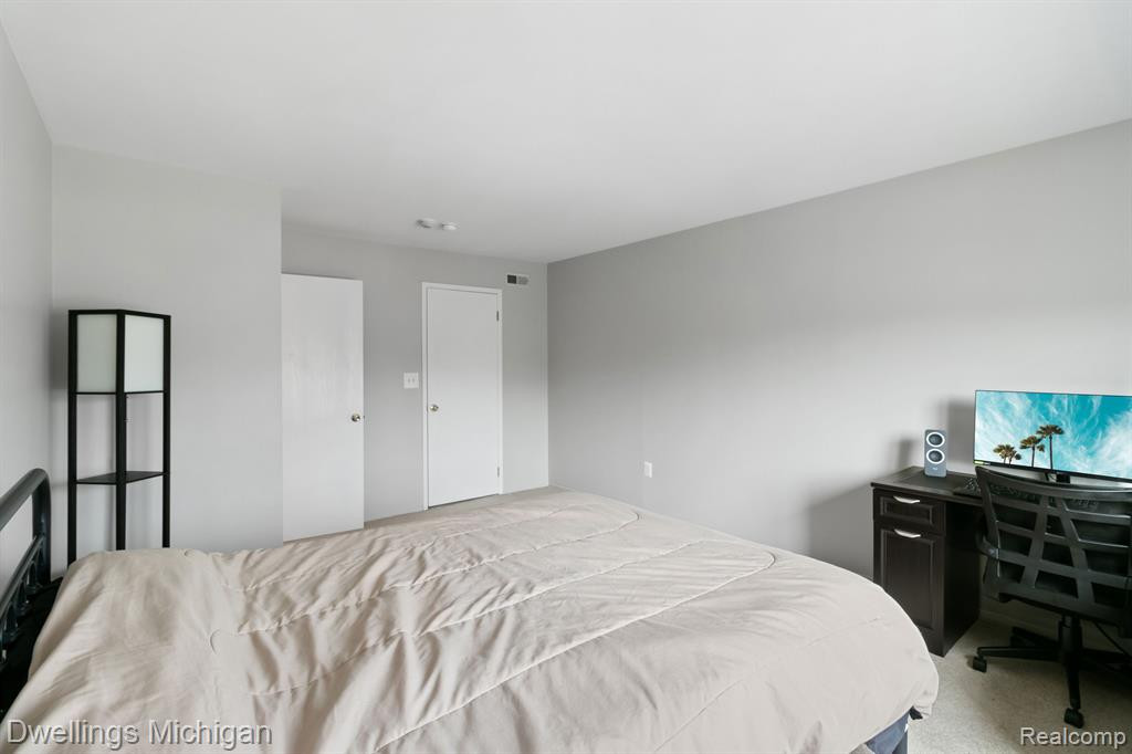44489 SAVERY Drive, Canton, MI 48187 — Photo 16