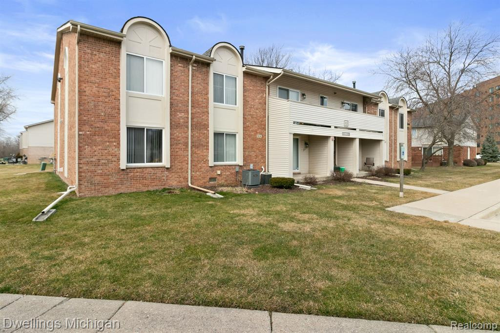 44489 SAVERY Drive, Canton, MI 48187 — Photo 22