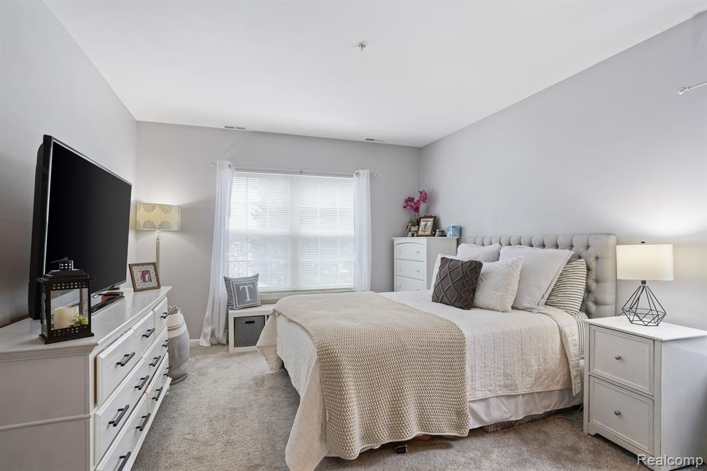 39406 SPRINGWATER Drive, Northville, MI 48168 — Photo 10