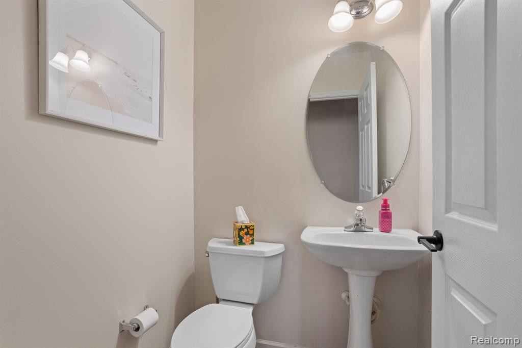 39406 SPRINGWATER Drive, Northville, MI 48168 — Photo 17