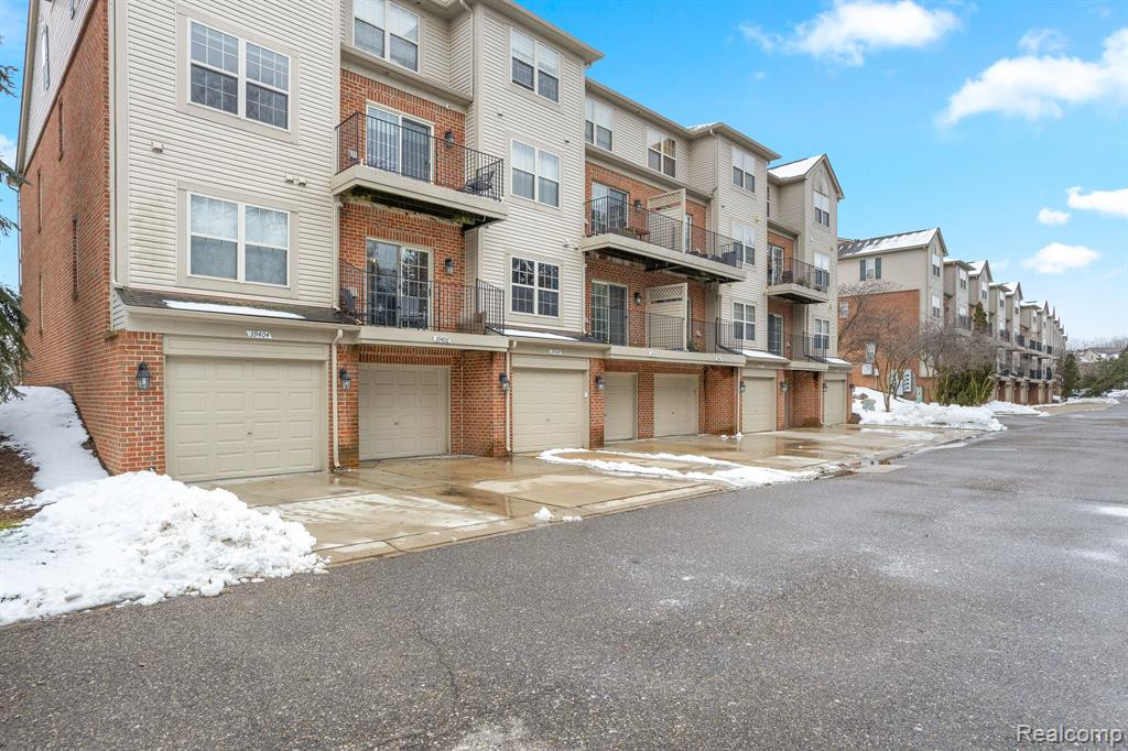 39406 SPRINGWATER Drive, Northville, MI 48168 — Photo 19