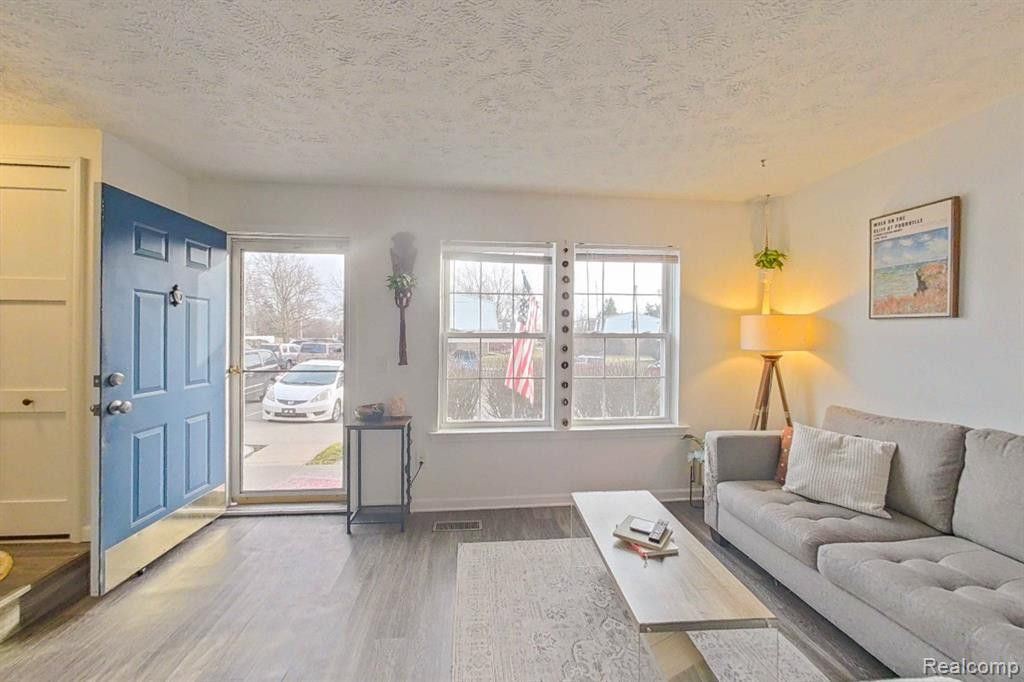 6306 BEECHFIELD Drive, Lansing, MI 48911 — Photo 13