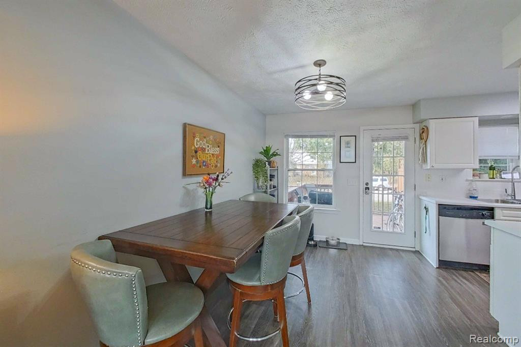 6306 BEECHFIELD Drive, Lansing, MI 48911 — Photo 15