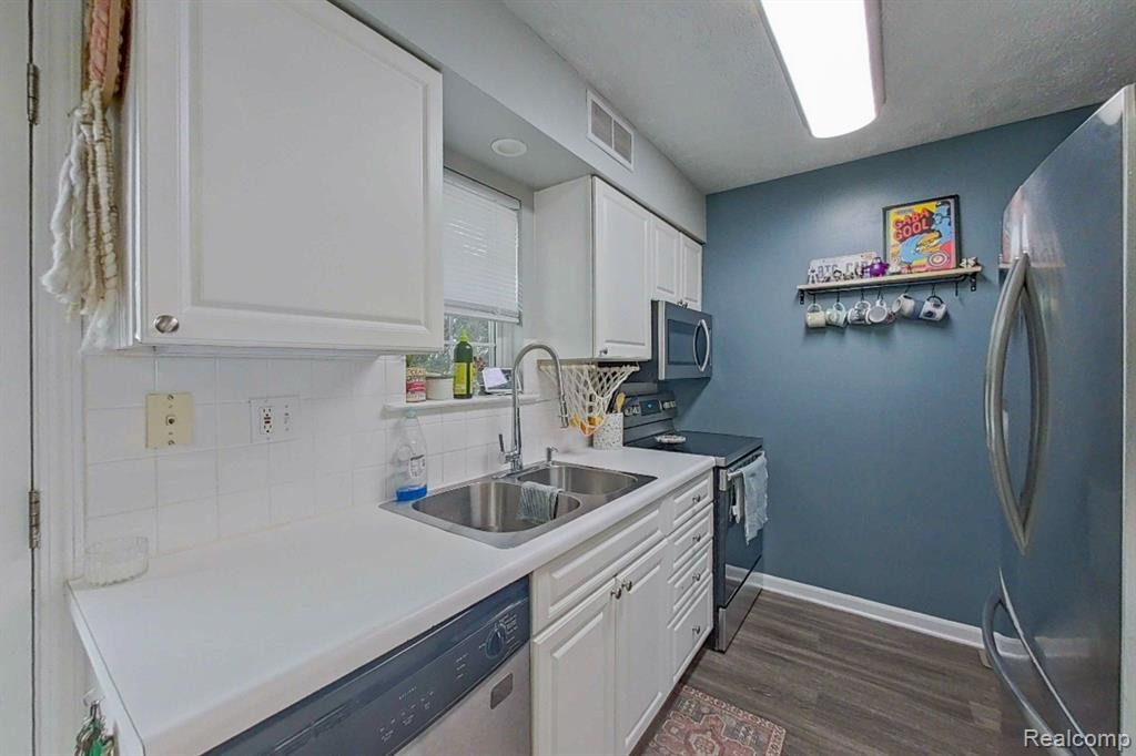 6306 BEECHFIELD Drive, Lansing, MI 48911 — Photo 20
