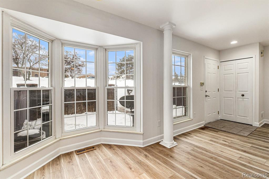 31216 COUNTRY, UNIT 215, Farmington Hills, MI 48331 — Photo 12