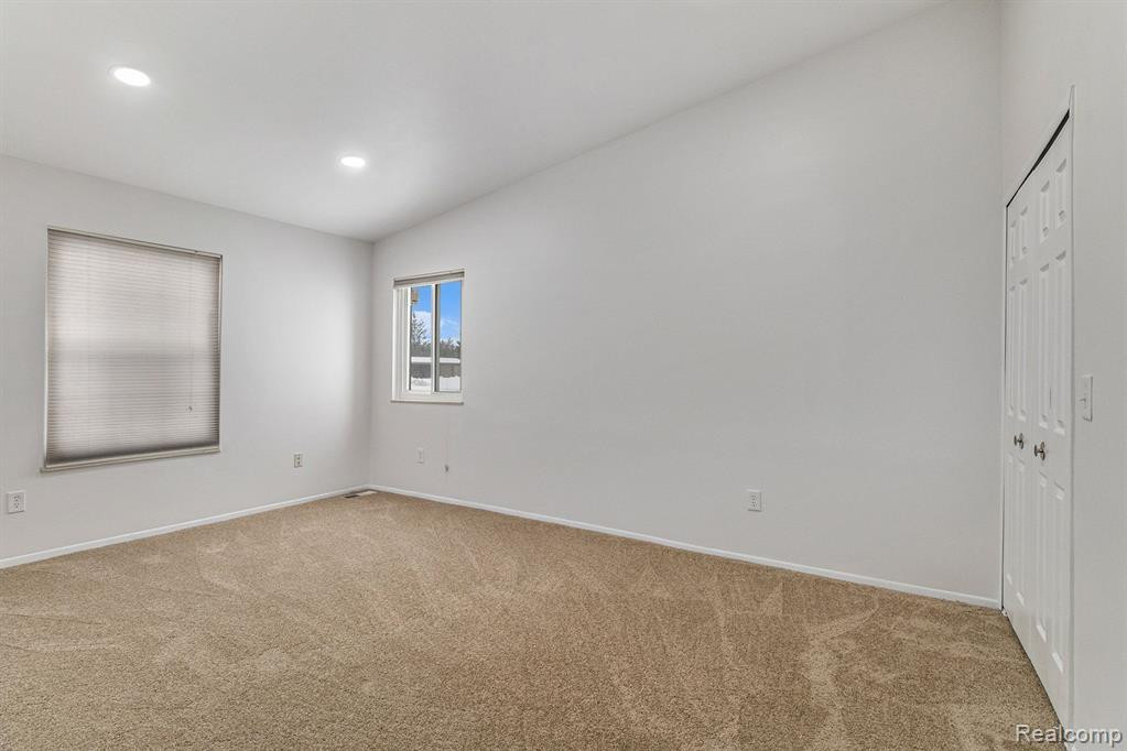 31216 COUNTRY, UNIT 215, Farmington Hills, MI 48331 — Photo 13