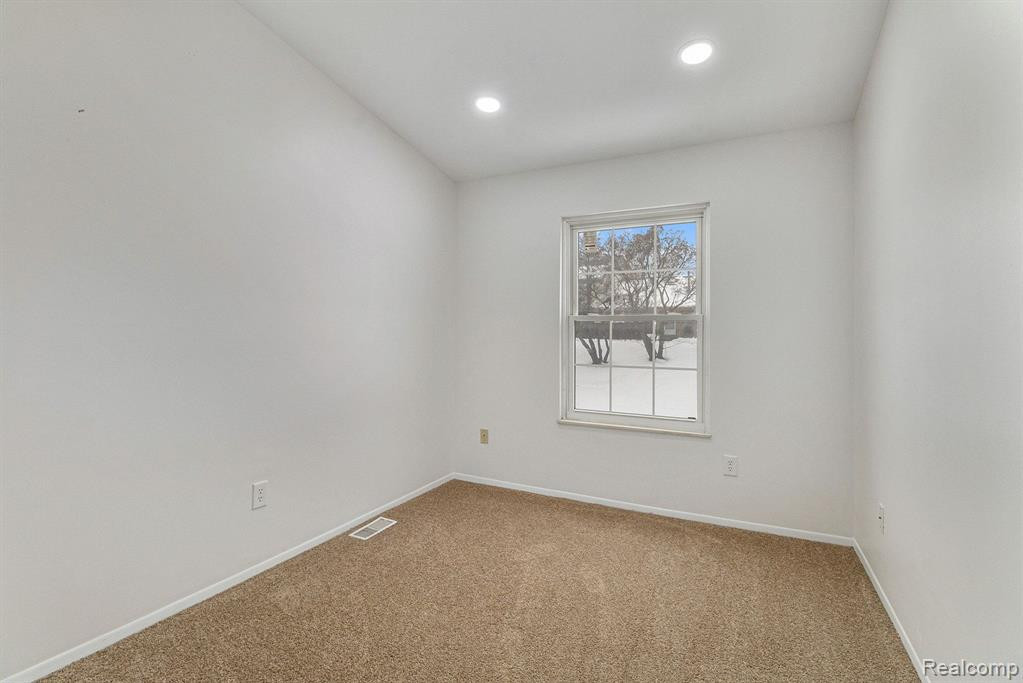 31216 COUNTRY, UNIT 215, Farmington Hills, MI 48331 — Photo 15