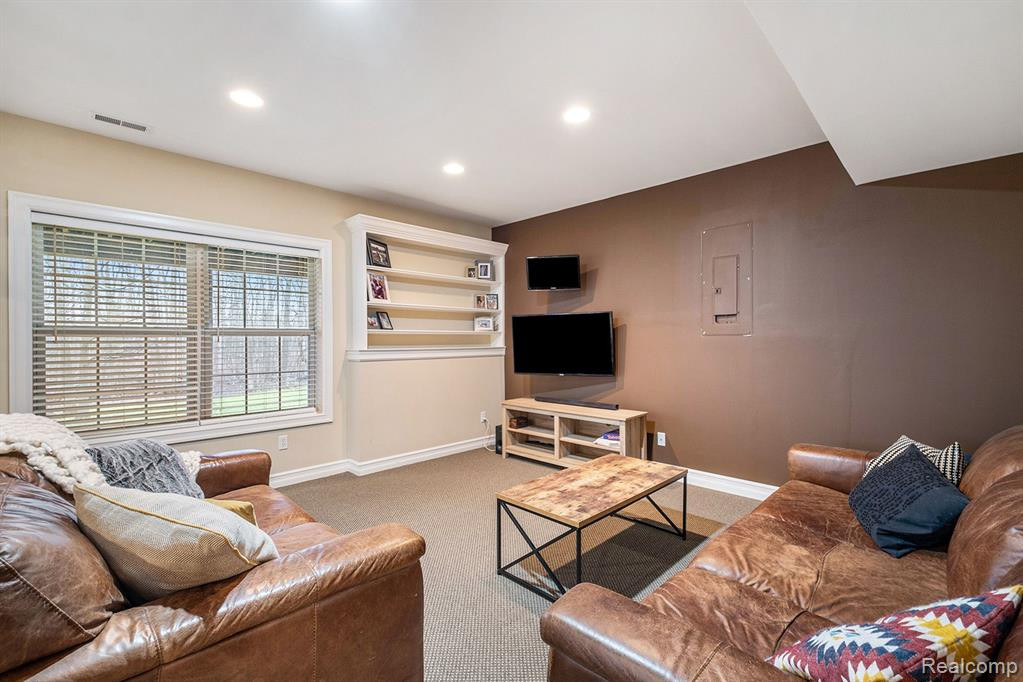 6382 ACORN Way, Linden, MI 48451 — Photo 23