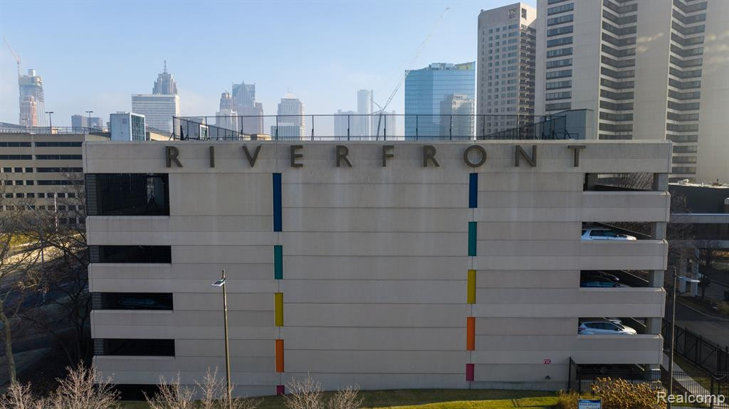 300 Riverfront Drive, 14-G, Detroit, MI 48226 — Photo 2