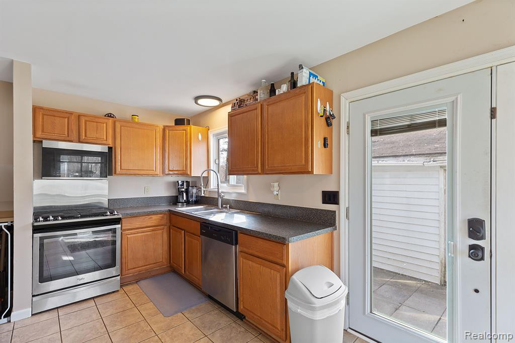 8712 HEATHER Drive, Ypsilanti, MI 48198 — Photo 9